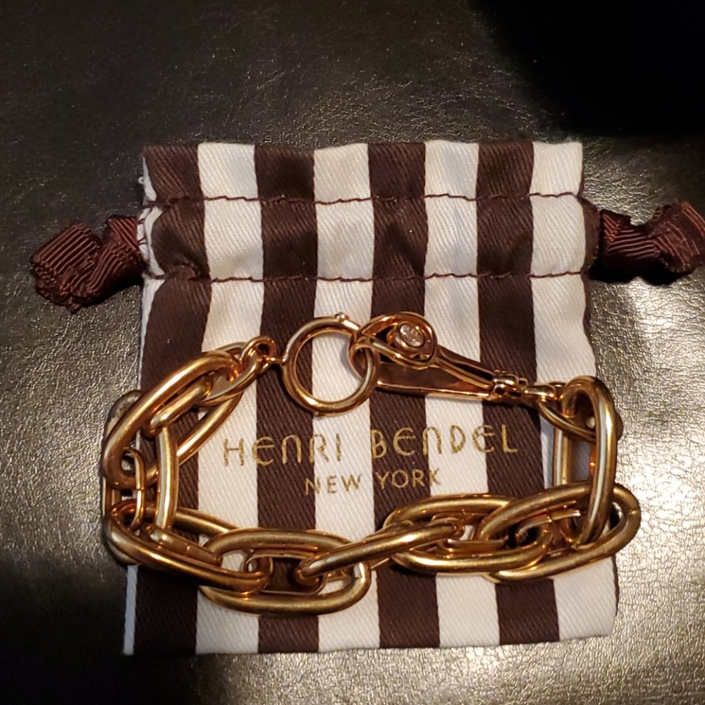 Henri Bendel gold link bracelet w/signature bag
